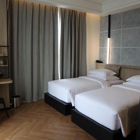 Gaia Hotel Ternate Kültér fotó